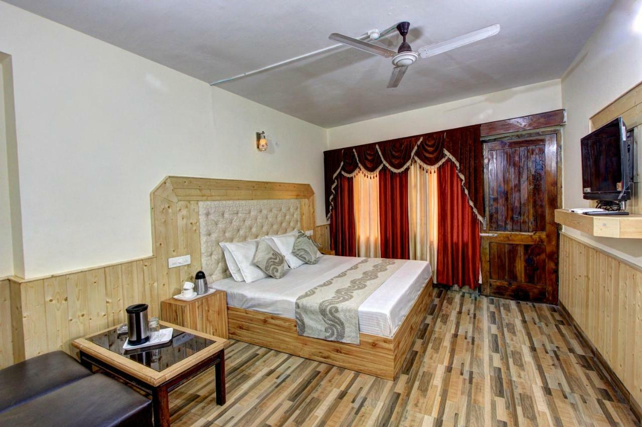 Hotel Highway Inn Manāli Rom bilde